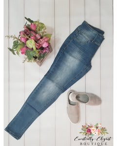 YMI - Royalty For Me Women's 3 Button Basic Skinny Jeans - Medium Wash - Essentially Elegant 